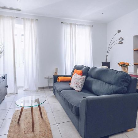 Appartamento 2Br In The Zoko Contemporary And Convenient Gibilterra Esterno foto